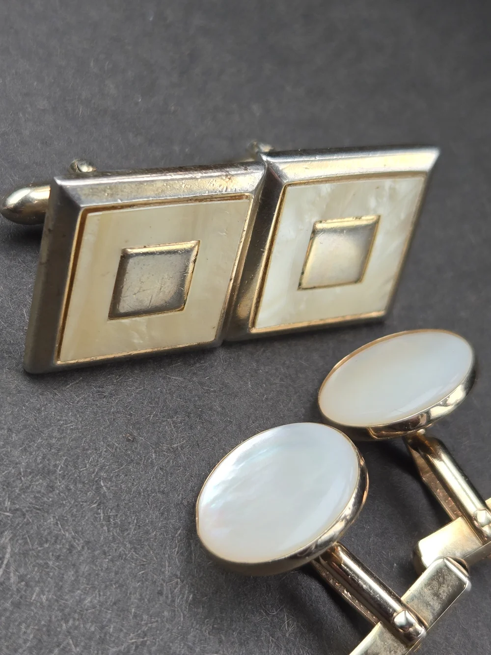 VTG SWANK Gold-tone In Abalone Cufflinks  & Mother-of-Pearl Round Cufflinks Set